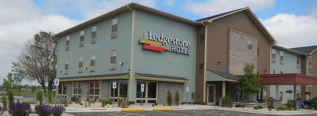 Ledgestone 3*